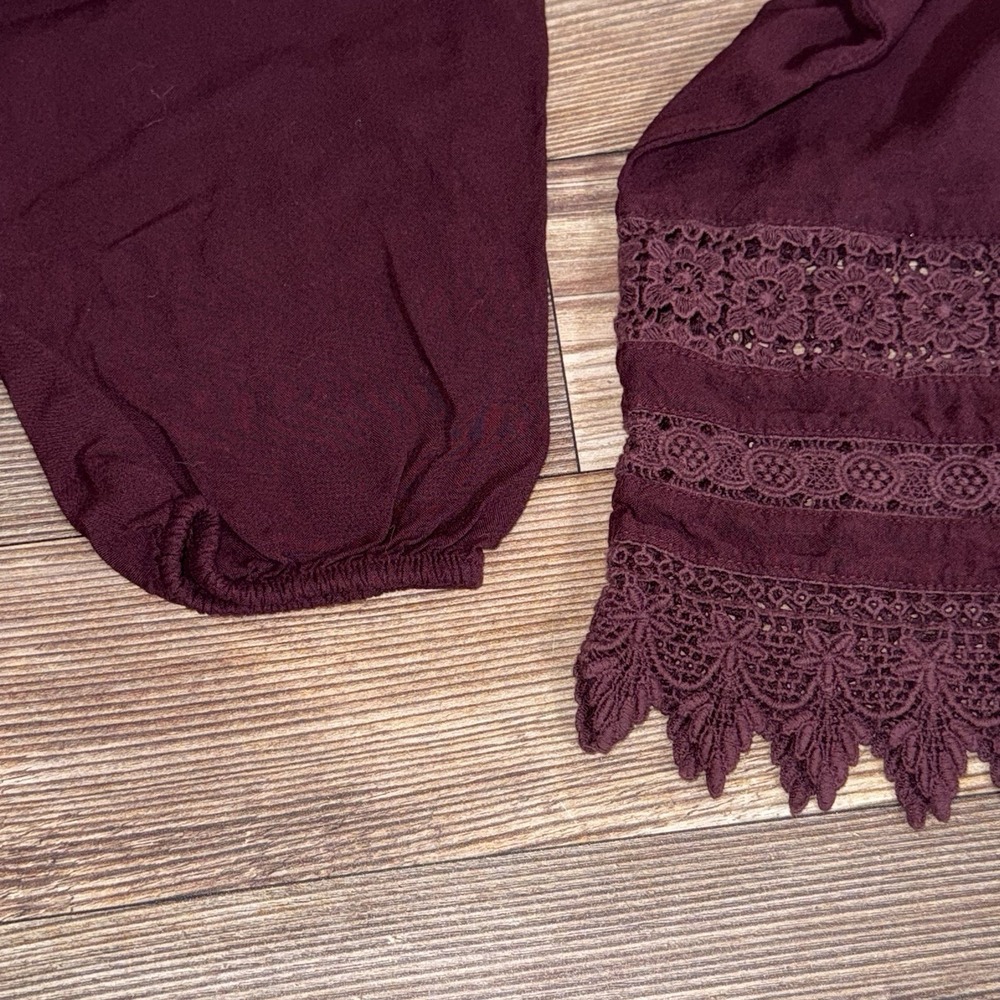 Ariat Blouse Top Womens Size Large Burgundy Long Sleeve Polyester Scoop Neck - Picture 5 of 6